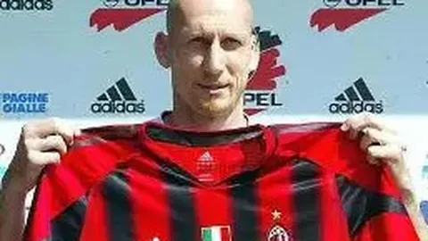 C罗35岁仍健身照曝光，哈兰德盛赞伊布与C罗为偶像